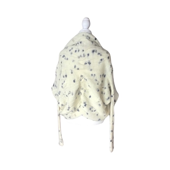 Hand Knit Dalmatian Shrug - Picture 2 of 4